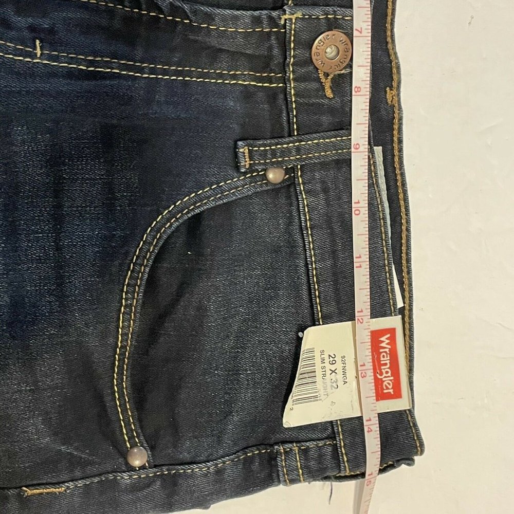 NWT wrangler mens 29x32 dark wash straight jeans - Picture 5 of 8
